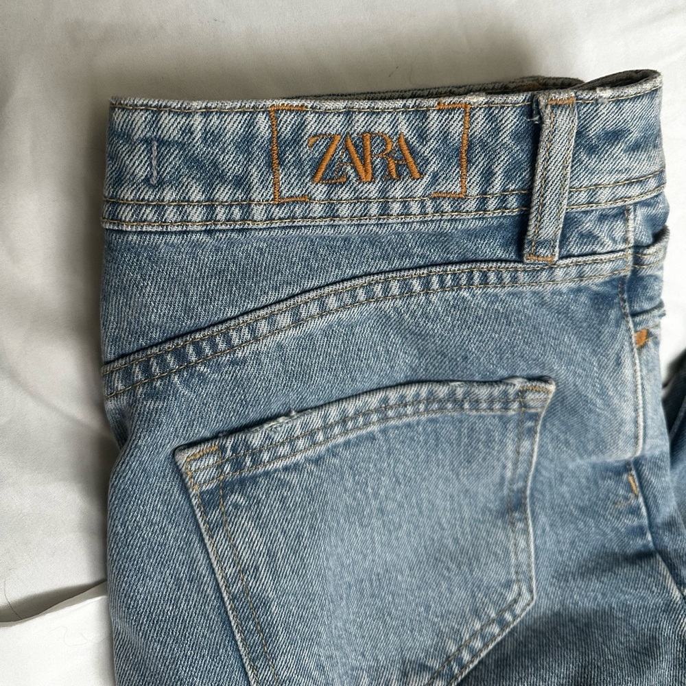 Zara size 2 straight leg jeans